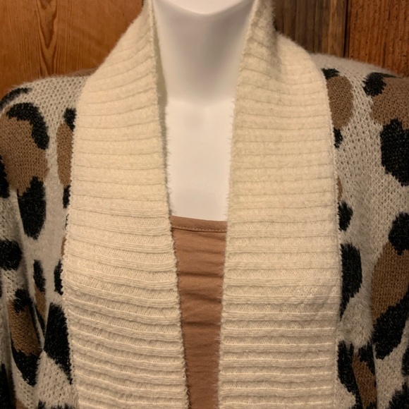 NWT Cardigan - Picture 4 of 13